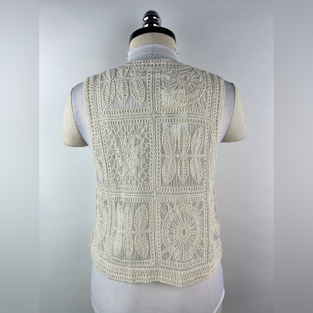 💚 3419. Embroidered Button Front Vest - Picture 2 of 7